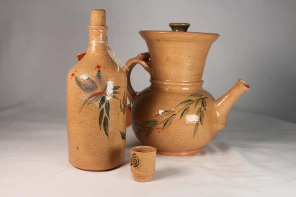 JUEGO DE BOTELLAS (3) Y TETERA (1)