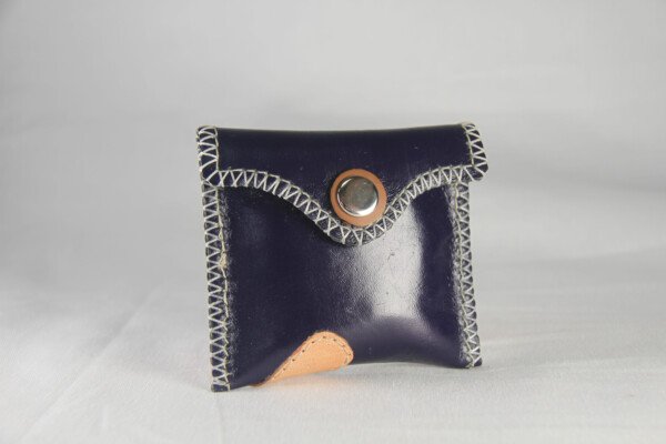 MONEDERO MORADO CON BROCHE - Imagen 2