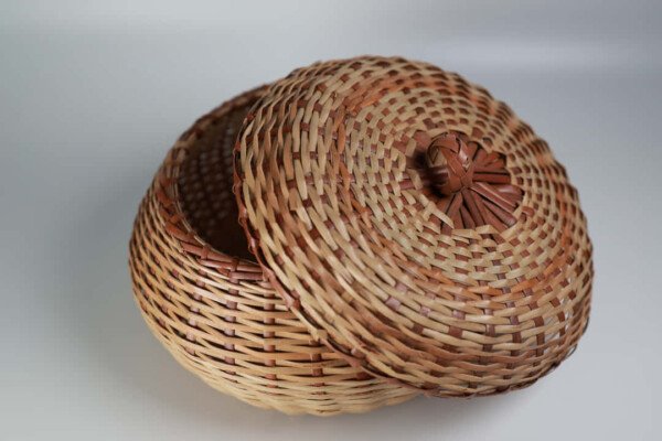 CESTA AREPERA CON TAPA
