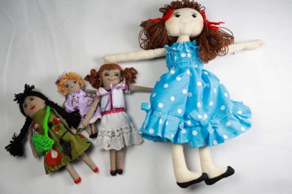 JUEGO DE MUÑECAS HERMANITAS (4)